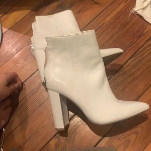 Steve Madden white Leather booties